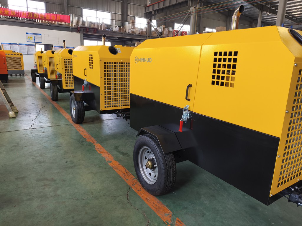 Wheeled Portable Type Diesel Screw Air Compressor